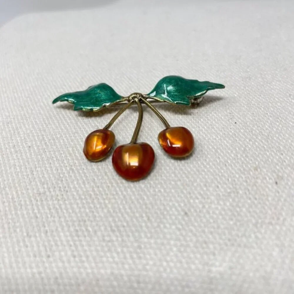 Unbranded vintage cherry
